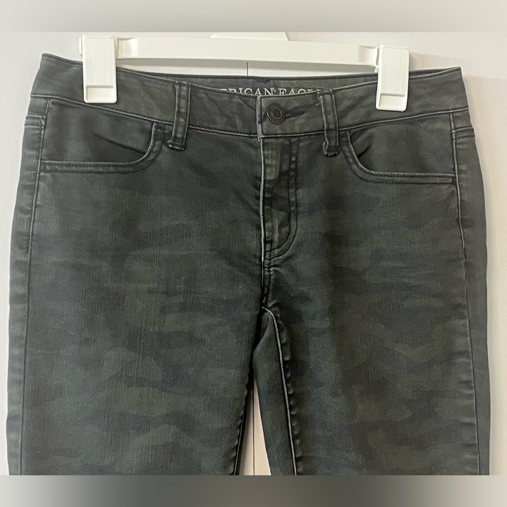 American Eagle Outfitters Dark Camo Women's Jegging Stretch Pants Size 4 Regular